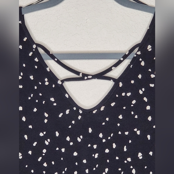 Kaileigh Polka-dot Top - Picture 4 of 7